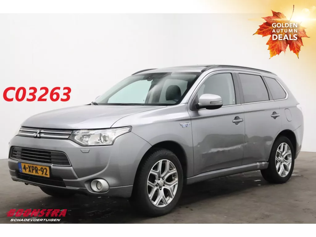 Mitsubishi Outlander 2.0 PHEV Instyle Schuifdak Leder Navi Clima Cruise Camera SHZ AHK