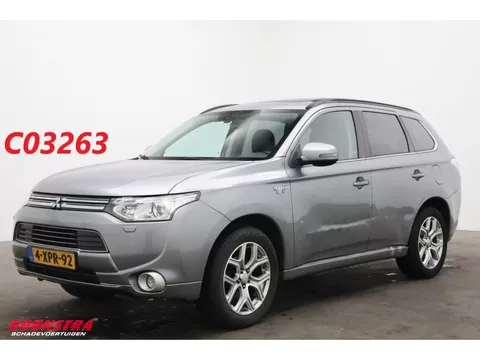 Mitsubishi Outlander 2.0 PHEV Instyle Schuifdak Leder Navi Clima Cruise Camera SHZ AHK