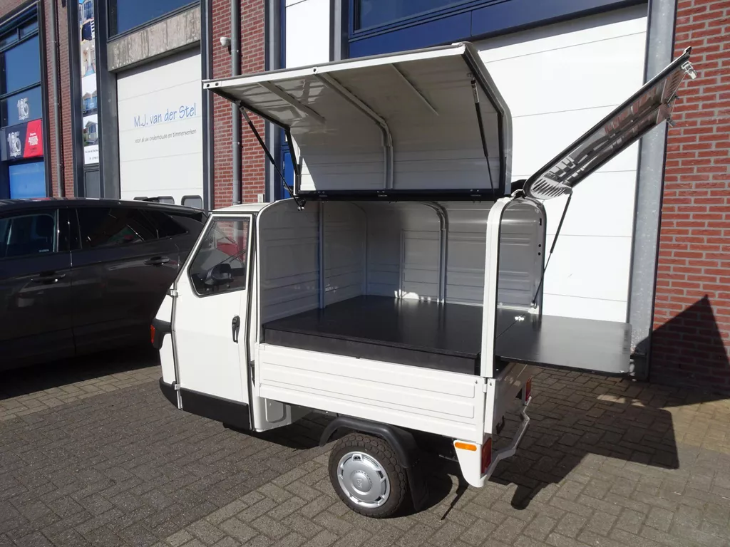 Piaggio Ape 50 Ape 50 Van 1x zijklep en werkblad(FOODTRUCK/RECLAME)