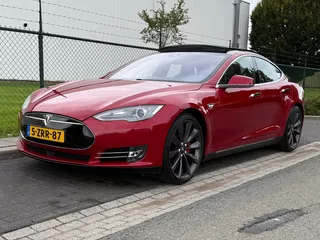 Tesla Model S P85D Performance free supercharging Soh 92.8% 700PK