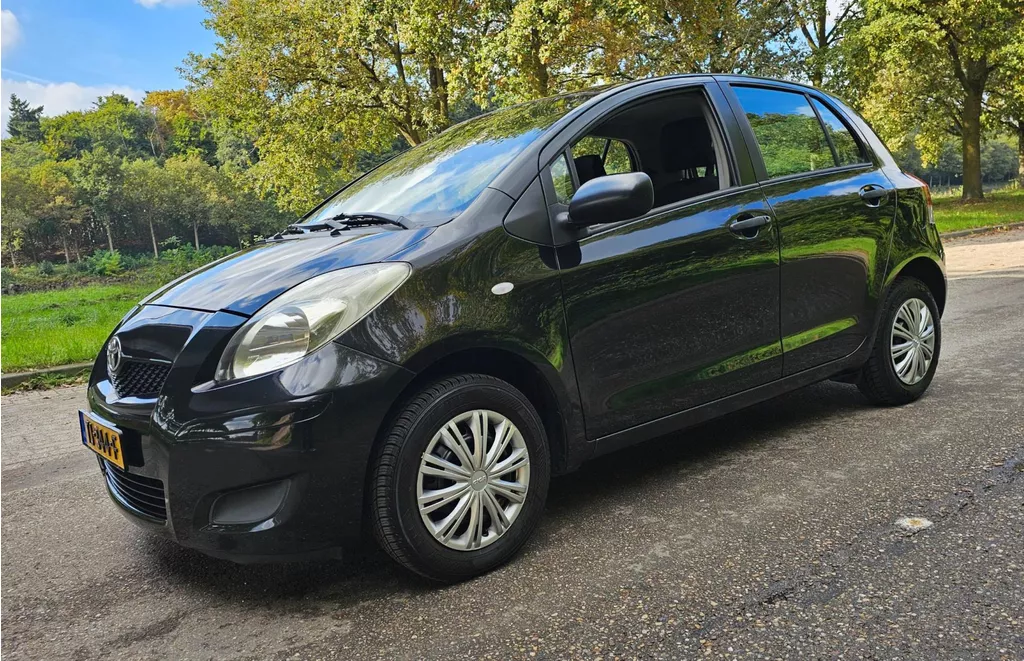 Toyota Yaris 1.0 VVTi 5 Deurs ! 09-10-2026 APK ! BJ 2009