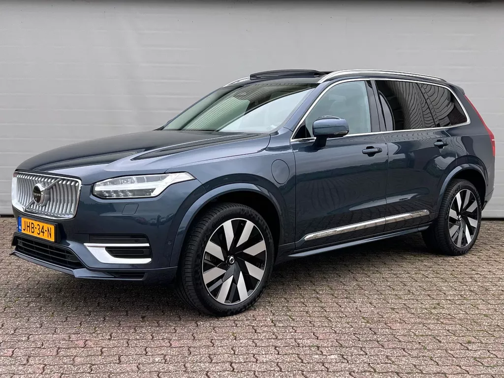 Volvo XC90 T8 AWD 456 PK | Plus Bright | Luchtvering | 7 persoons | Panoramadak |
