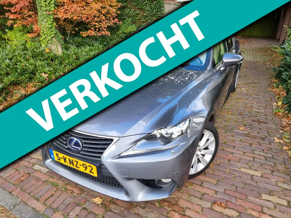Lexus IS 300h Luxury Line FULL OPTION
