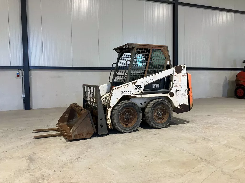 te koop bobcat s100/553 schranklader