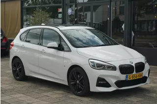 BMW 2-serie Active Tourer 220i Executive Edition | M Pakket | PANO | Trekhaak