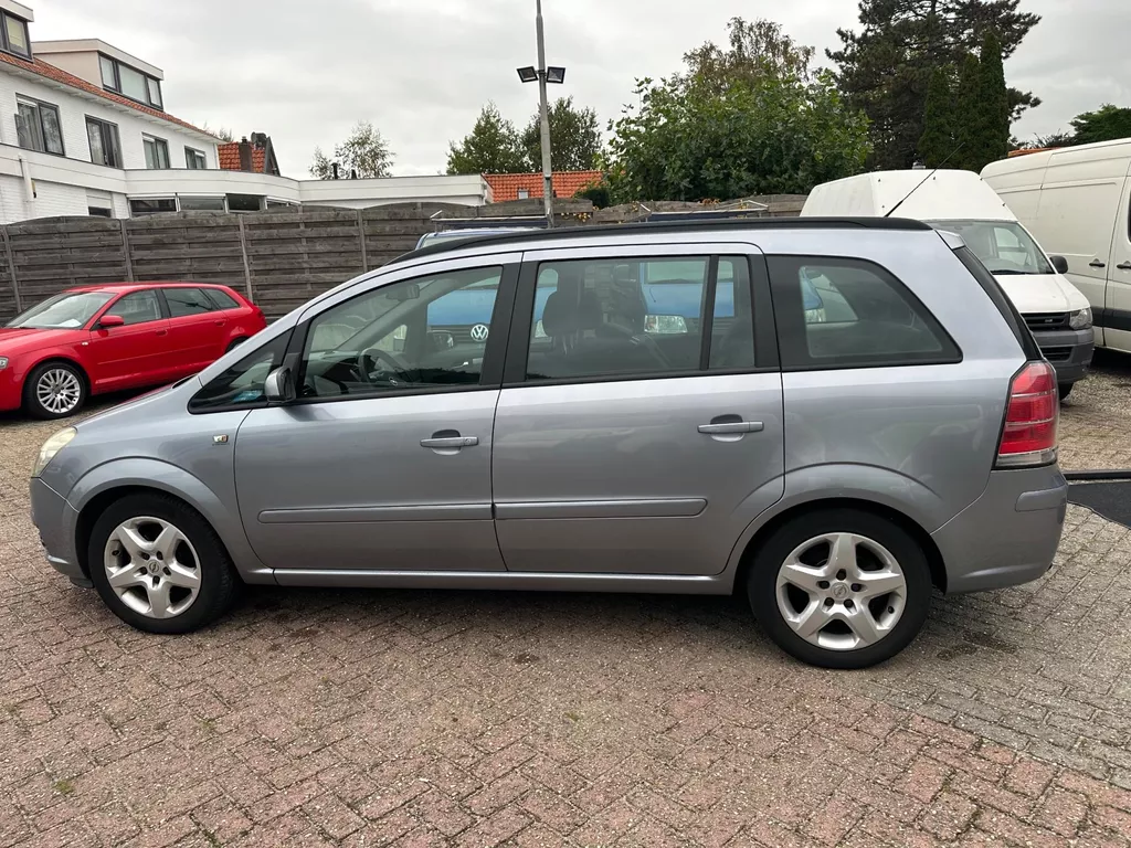 Opel Zafira 1.8,140pk,AUT.AIRCO,7-PERSOONS: 2495,-