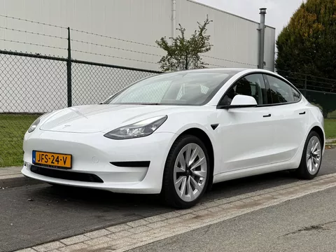 Tesla MODEL 3 Standard RWD Plus 60 kWh Enhanced Autopilot 19 inch