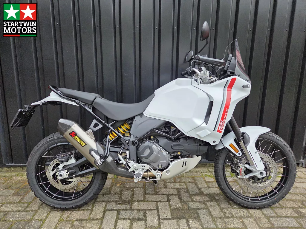Ducati Desert X Akrapovic Ducati Desert X Akrapovic