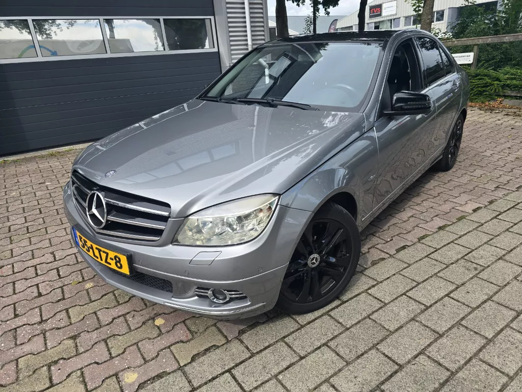 Mercedes-Benz C-Klasse 180 CGI Blue Efficiency Business Class Avantgarde
