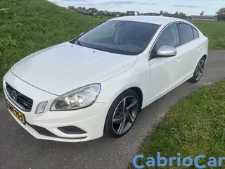 Volvo S60 2.0 D4 R-Design Nieuwe Distributie Automaat