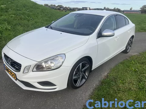 Volvo S60 2.0 D4 R-Design Nieuwe Distributie Automaat