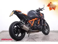 KTM 1390 SuperDuke R Akrapovic LED Cruise Foto