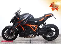 KTM 1390 SuperDuke R Akrapovic LED Cruise Foto