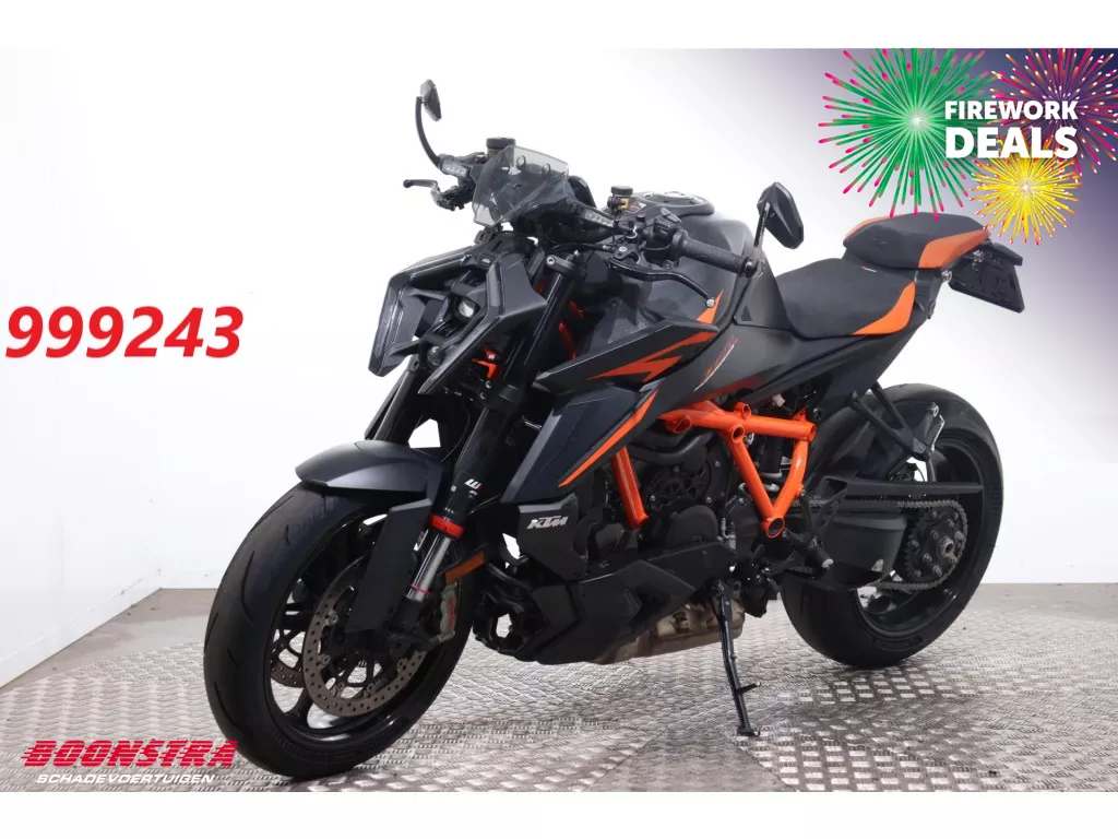 KTM 1390 SuperDuke R Akrapovic LED Cruise