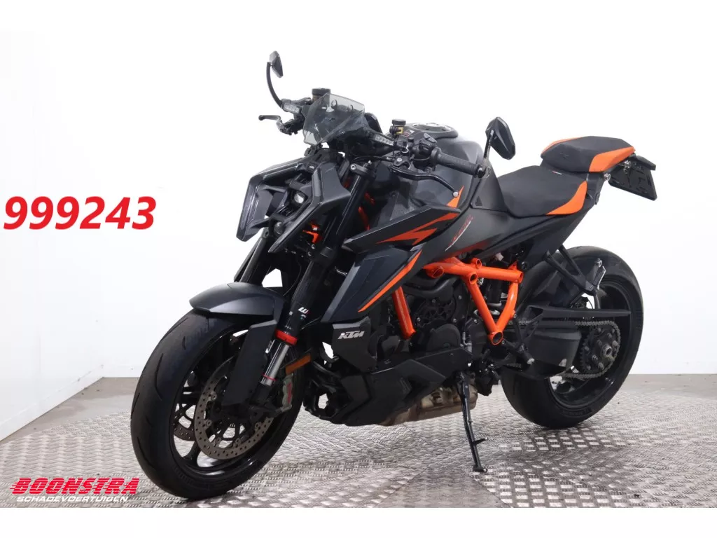 KTM 1390 SuperDuke R Akrapovic LED Cruise
