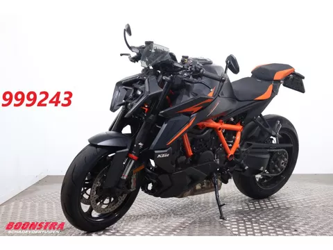 KTM 1390 SuperDuke R Akrapovic LED Cruise