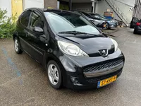 Peugeot 107 1.0-12V XS/ Airco/ 5 deurs/ Half lederen bekleding Foto