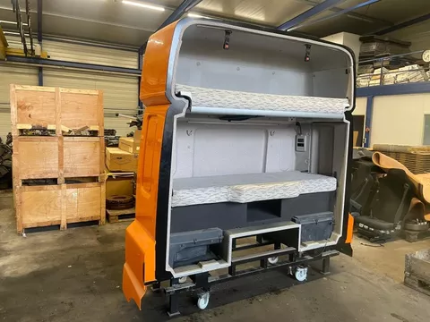 DAF ACHTERKANT CABINE MET ONDER EN BOVEN-BED