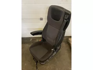 DAF 1879090 / 2158419 BESTUURDERSSTOEL MET DAF-LOGO