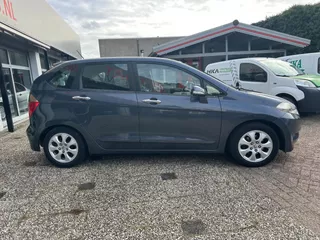 Honda FR-V 1.8i,103kw/140pk,AC,Comf,6-PERSOONS Honda FR-V 1.8i,103kw/140pk,AC,Comf,6-PERSOONS