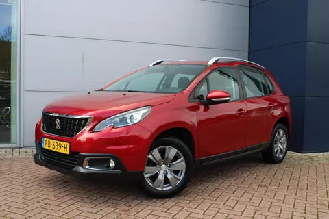 Peugeot 2008 1.2 PureTech Blue Lion Automaat Airco Navi Panoramadak Carplay Trekhaak 61.721km
