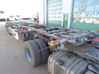 Van Hool ADRr container chassis 1 x 20 1 x 30