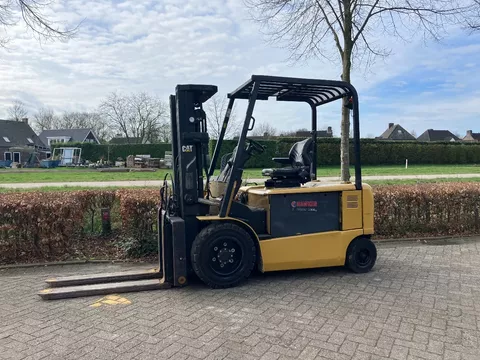 te koop caterpillar elektrische heftruck EP30K