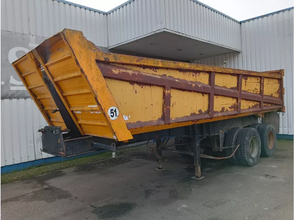 Fruehauf 2 Axle Steel Tipper, 8 tyres , Spring Suspension , Drum Brakes