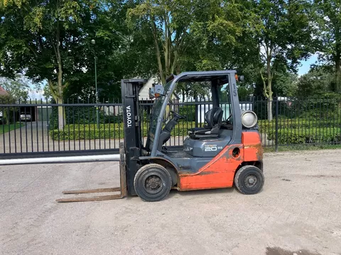 te koop toyota 2ton heftruck 02-8FGF20
