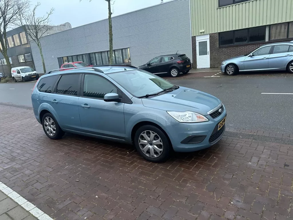 Ford Focus 1.6 Trend NW APK 74kw Airco Cruise PDC