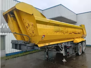 Fruehauf 2 Axle Steel Tipper , Spring Suspension , Drum Brakes