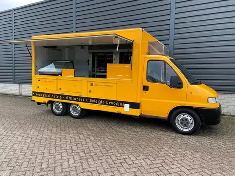 Peugeot 230 2.5 103PK KIPPENKAR / FOODTRUCK / KIPPENWAGEN