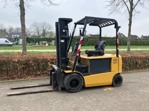 te koop caterpillar elektrische heftruck EP25K
