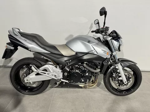 Suzuki GSR 600