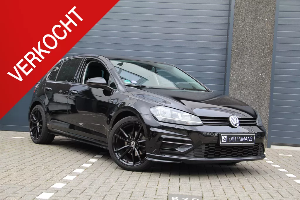 Volkswagen Golf 7.5 R-Line | 2x R-Line | Apple Carplay | Stoelverwarming | Cruisecontrol | Deep black pearl