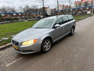 Volvo V70 2.0 D3 120kw Summum Red Leather