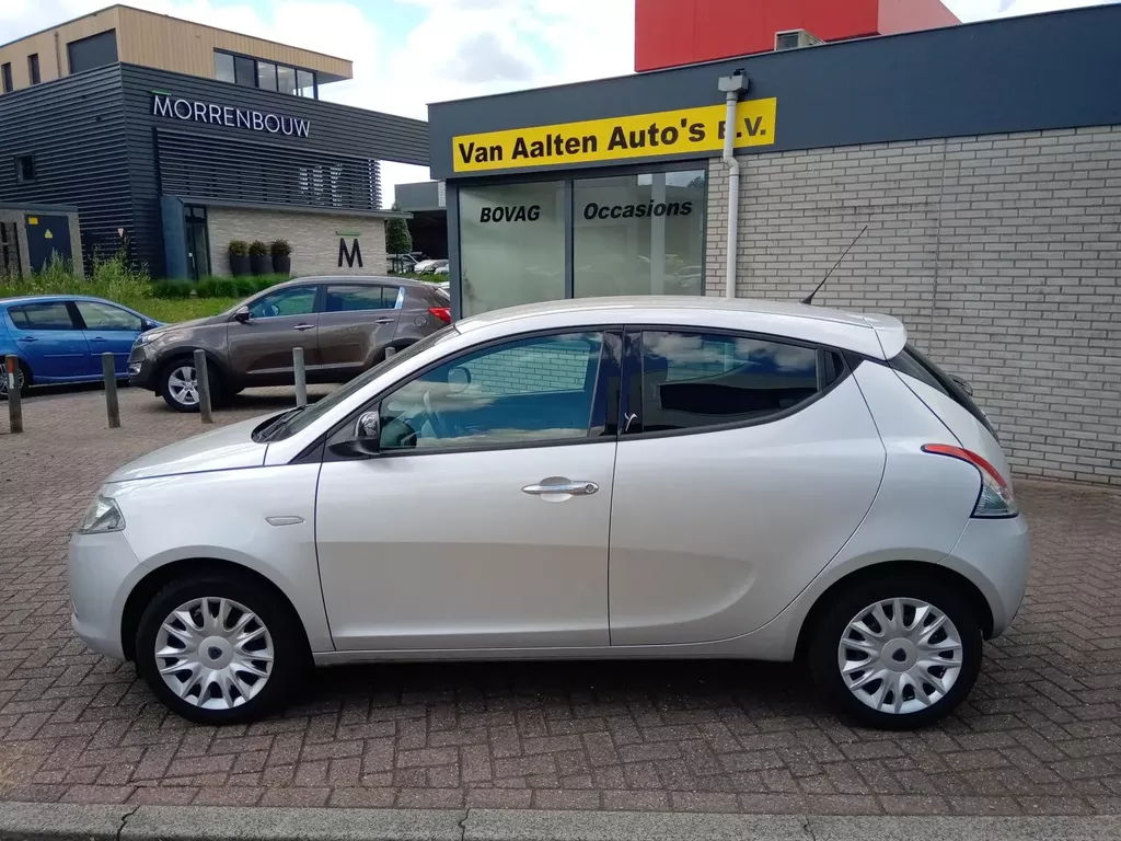 Lancia Ypsilon 1.2 Platinum NL AUTO   INCL NIEUWE APK, AFLEVERINGS BEURT EN BOVAG GARANTIE   4 CIL 1.2