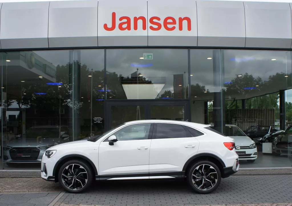 Audi Q3 Sportback 35 TFSI S Edition | Navi | CarPlay | DAB | LED | 20&quot;
