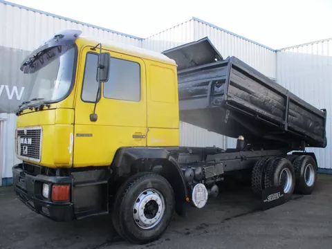 MAN 26.402 6x4 , ZF Manual , Retarder , 3 Way tipper , Spring suspension