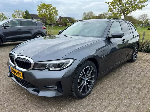 BMW 3-serie 330e Sportline, PHEV, in nieuwstaat!