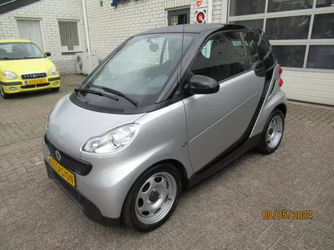 smart fortwo coup&eacute; 1.0 mhd Pure