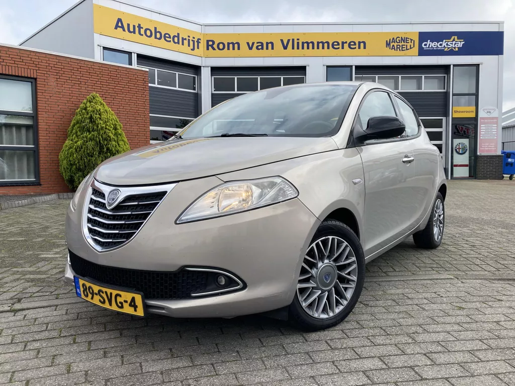 Lancia Ypsilon 0.9 TwinAir Platinum | APK tot 07-02-2026!| Nieuwe schokdempers achter en veerpootlagers |