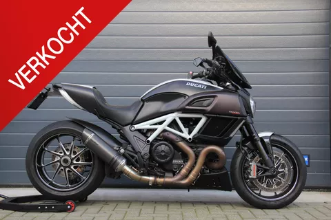 Ducati Diavel Carbon White SC Project | Absolute nieuwstaat | Bomvol! Ducati Diavel Carbon White SC Project | Absolute nieuwstaat | Bomvol!