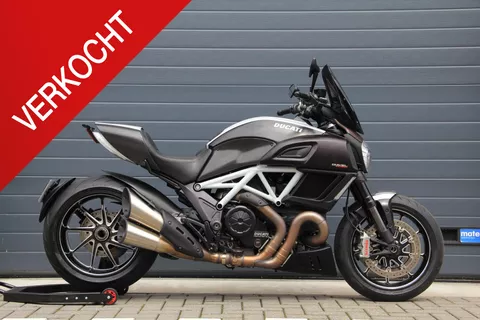 Ducati Diavel Carbon White Special | Absolute nieuwstaat Ducati Diavel Carbon White Special | Absolute nieuwstaat