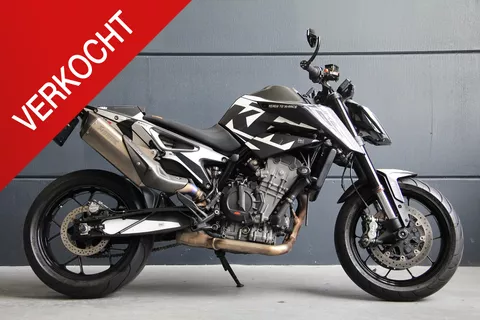 KTM 790 Duke L Black/White | Akrapovic | Absolute nieuwstaat KTM 790 Duke L Black/White | Akrapovic | Absolute nieuwstaat