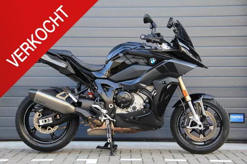 BMW S 1000 XR Triple Black | Akrapovic | Vol LED | Bomvol | Keramische coating BMW S 1000 XR Triple Black | Akrapovic | Vol LED | Bomvol | Keramische coating