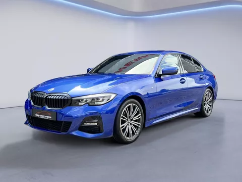 BMW 3-serie 320i High Executive M-Sport /Apple Carplay/Ambiance verlichting/Cruise&amp;Clima Control/Leder-Alcantara/Park Sens V+A/Keyless/DAB+(MET GARANTIE*)