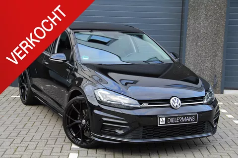 Volkswagen Golf 1.5 TSI R-Line DSG | 150pk | Full LED Martix | Full Black | 19' Estoril | Apple Carplay | Vol! | Liefhebbersauto! Volkswagen Golf 1.5 TSI R-Line DSG | 150pk | Full LED Martix | Full Black | 19' Estoril | Apple Carplay | Vol! | Liefhebbersauto!