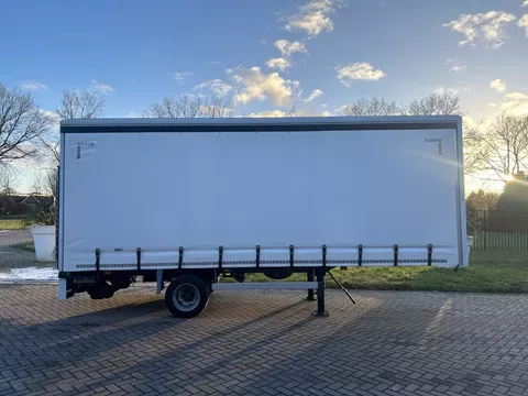 Veldhuizen BE OPLEGGER 5.5 TON SCHUIFZEILEN 750 KG LAADKLEP