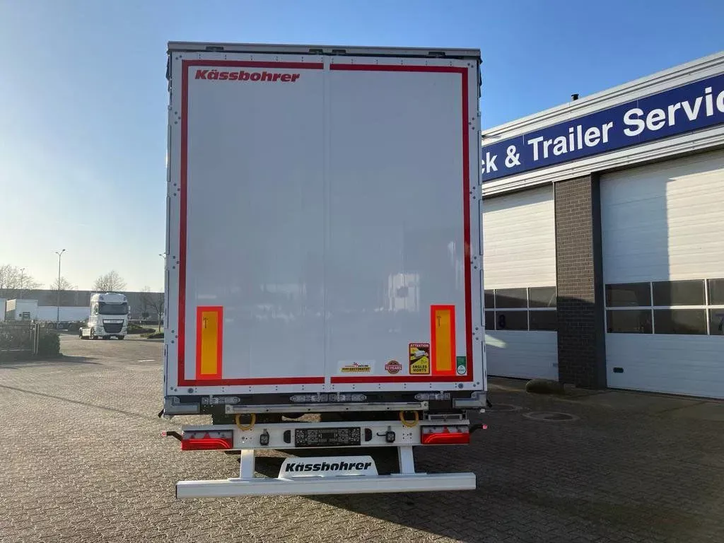 Kässbohrer SCS X / 90 - 12 / 27 Schuifzeilen met twee liftassen en hefdak 500mm Kässbohrer SCS X / 90 - 12 / 27 Schuifzeilen met twee liftassen en hefdak 500mm